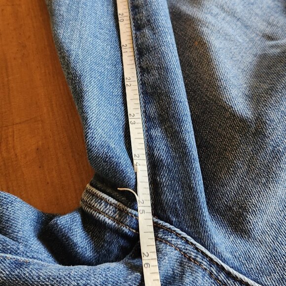 Madewell Slim Wide Leg Cropped Jeans (Reggie Wash) - Picture 14 of 14